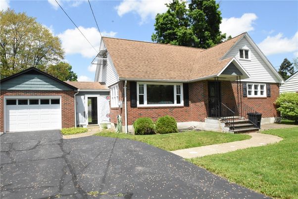 Attached, Exterior, Facade, Brick Facade, Cape Cod