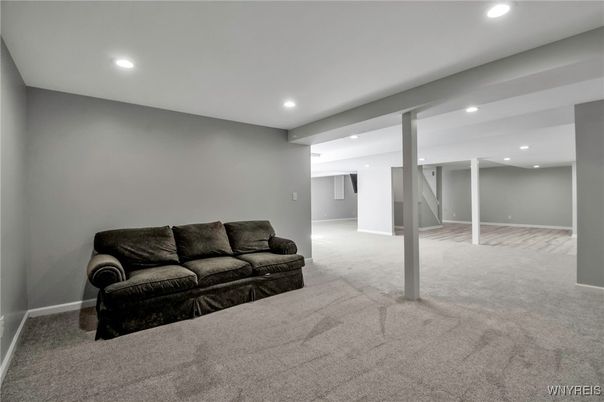 Empty room, Interior, Recessed Lighting
