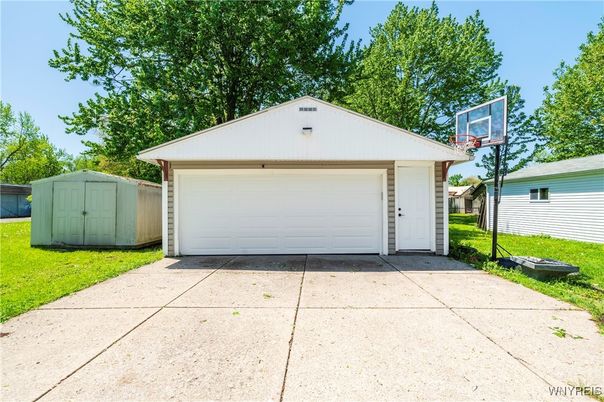 Detached Garage, Exterior