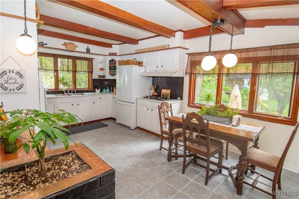 Dining room, Interior, Kitchen, Pendant Lights, Wooden Beams
