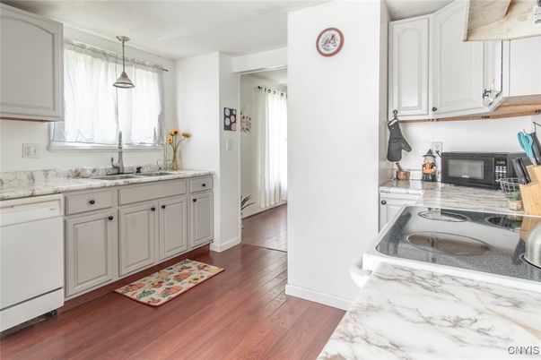 Interior, Kitchen, Pendant Lights, Wood Texture Flooring