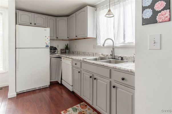 Interior, Kitchen, Pendant Lights, Wood Texture Flooring