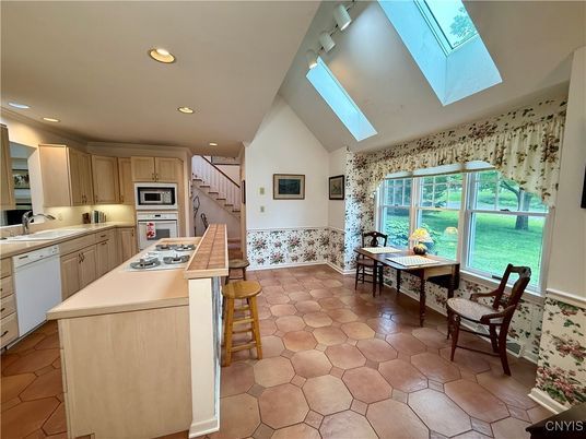 Dining room, Interior, Kitchen, Recessed Lighting, Stainless Steel Appliances