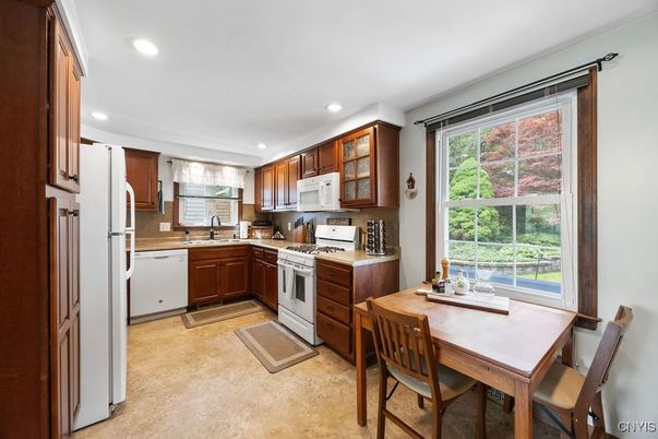Dining room, Interior, Kitchen, Recessed Lighting, Stainless Steel Appliances
