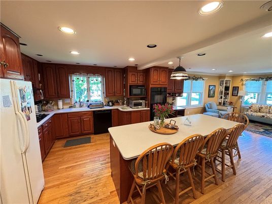 Dining room, Interior, Kitchen, Pendant Lights, Recessed Lighting, Wood Texture Flooring