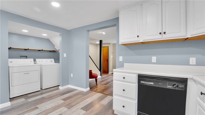 Interior, Kitchen, Recessed Lighting, Washer, Wood Texture Flooring