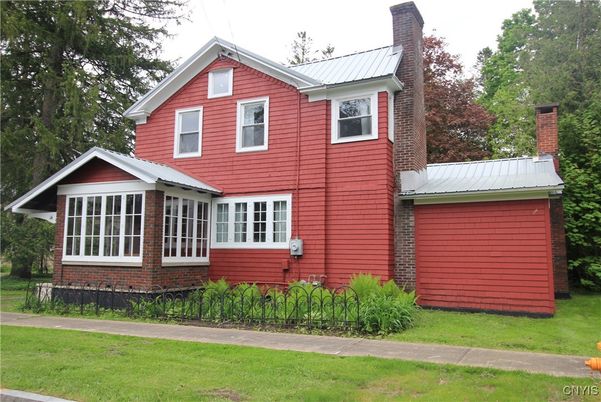 Exterior, Facade, Brick Traditional
