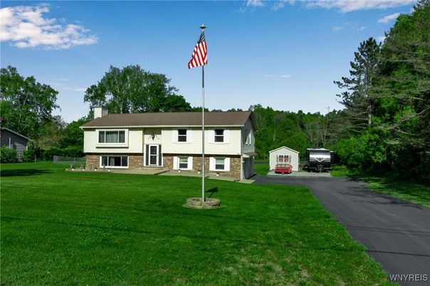 Backyard, Detached Garage, Exterior