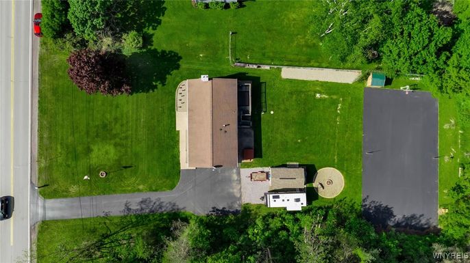 Exterior, Drone