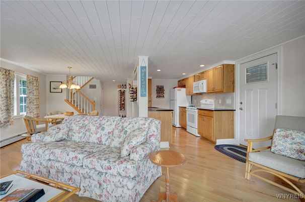 Dining room, Interior, Kitchen, Pendant Lights, Recessed Lighting, Wood Texture Flooring