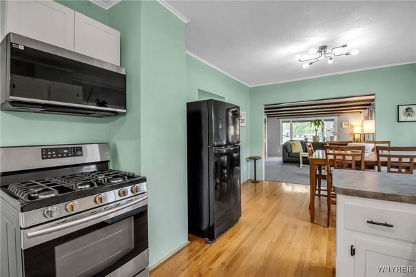 Dining room, Interior, Kitchen, Stainless Steel Appliances, Wood Texture Flooring
