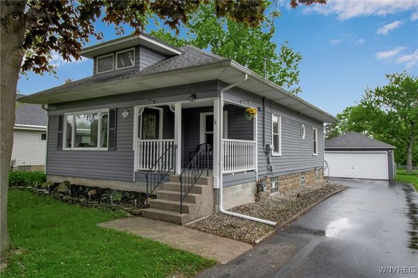 Detached Garage, Exterior, Facade, American Foursquare