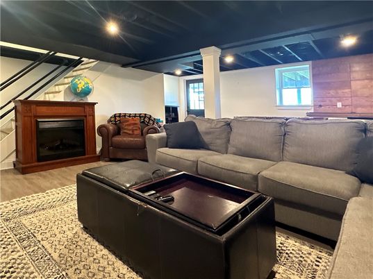 Interior, Living room, Recessed Lighting, Wood Texture Flooring