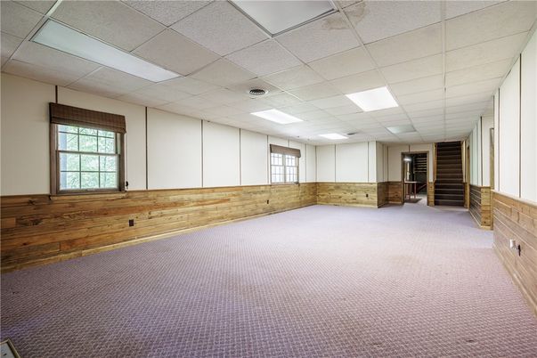 Empty room, Interior, Recessed Lighting, Wooden Walls