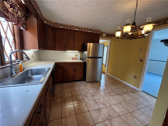 Chandelier, Interior, Kitchen