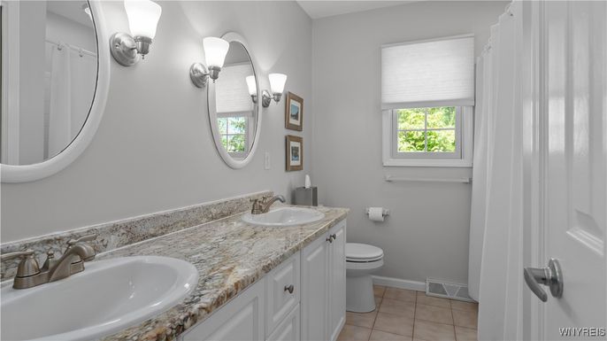 Bathroom, Dual Sink Vanities, Interior