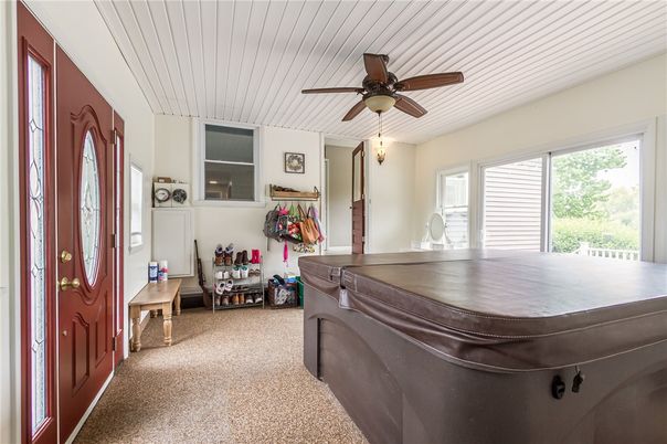 Game Room, Hot Tub, Interior