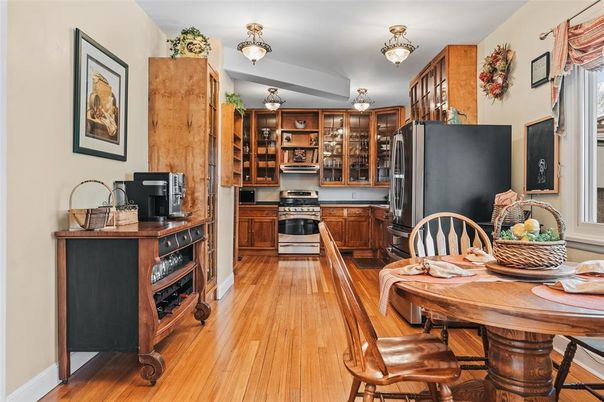 Dining room, Interior, Kitchen, Stainless Steel Appliances, Wood Texture Flooring