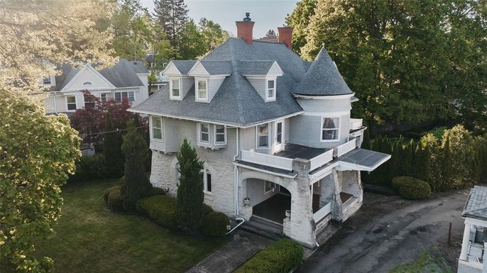 Exterior, Drone