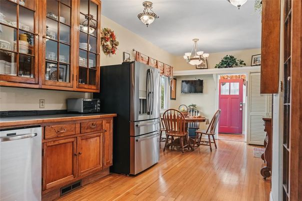 Chandelier, Dining room, Interior, Kitchen, Wood Texture Flooring