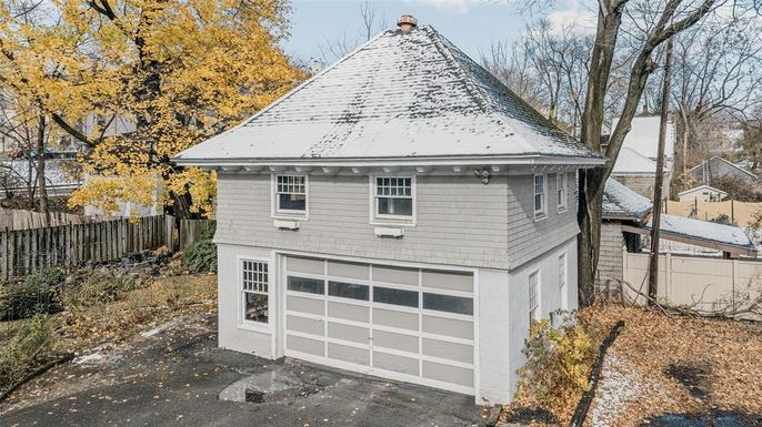 Detached Garage, Exterior