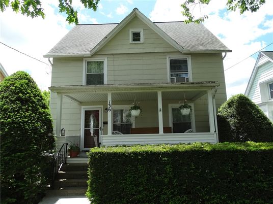 Exterior, Facade, Queen Anne Victorian