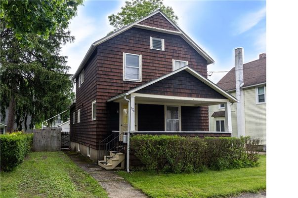Exterior, Facade, Queen Anne Victorian