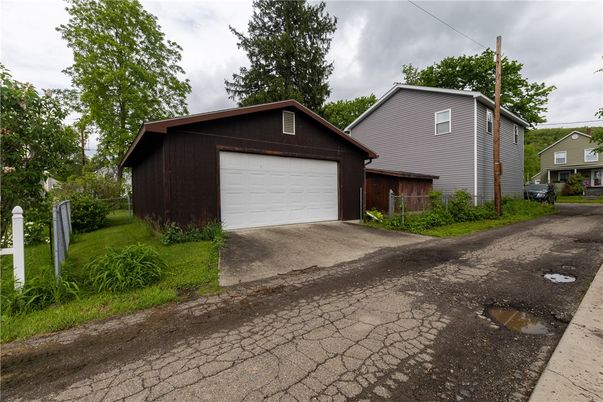 Detached Garage, Exterior