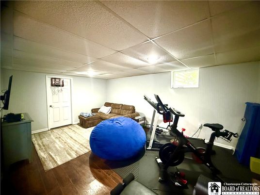 Fitness Equipment, Interior, Recessed Lighting, Wood Texture Flooring