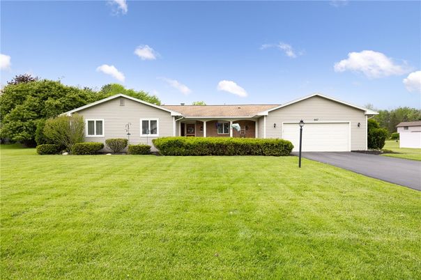 Attached, Backyard, Exterior, Facade, Brick Facade, Ranch