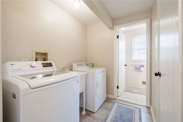 Interior, Washer, Wood Texture Flooring