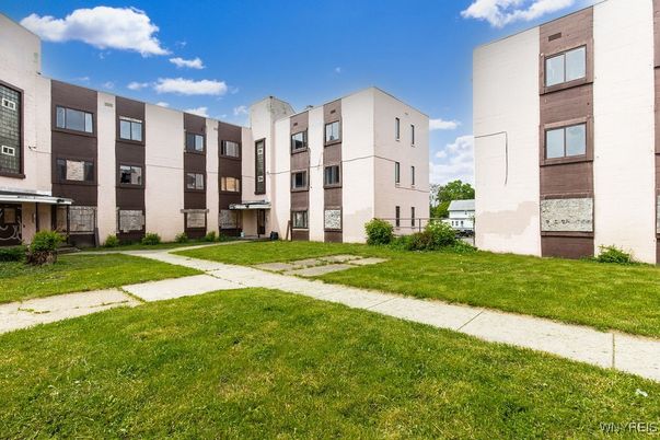Backyard, Exterior, Facade, Condo Building