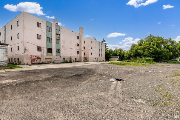 Backyard, Exterior, Facade, Condo Building