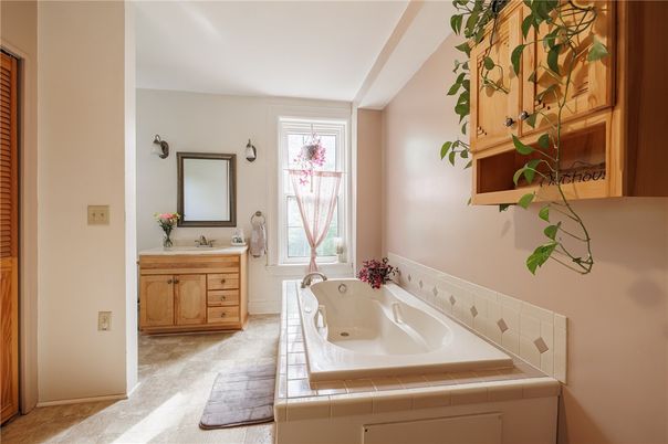 Bathroom, Dual Sink Vanities, Interior
