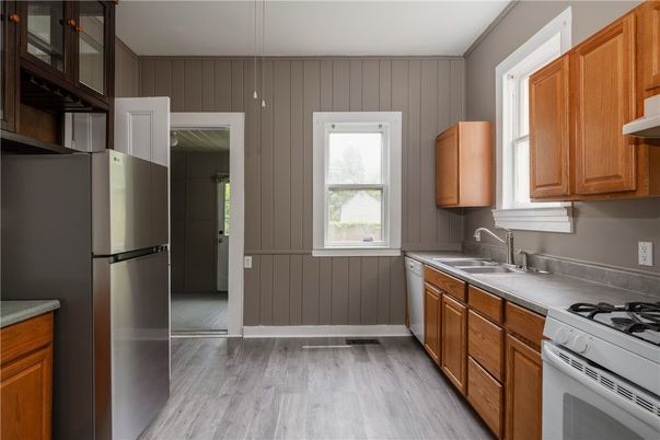 Interior, Kitchen, Pendant Lights, Wood Texture Flooring