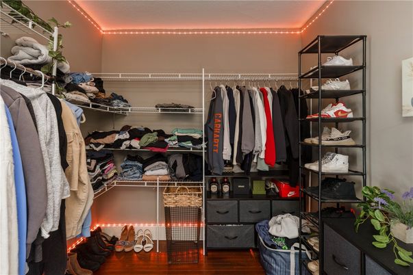 Interior, Walk-in Closets, Wood Texture Flooring