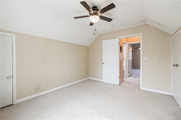 Empty room, Interior