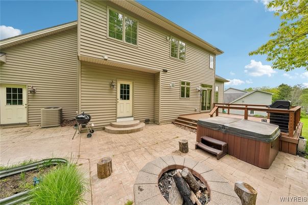 Exterior, Hot Tub