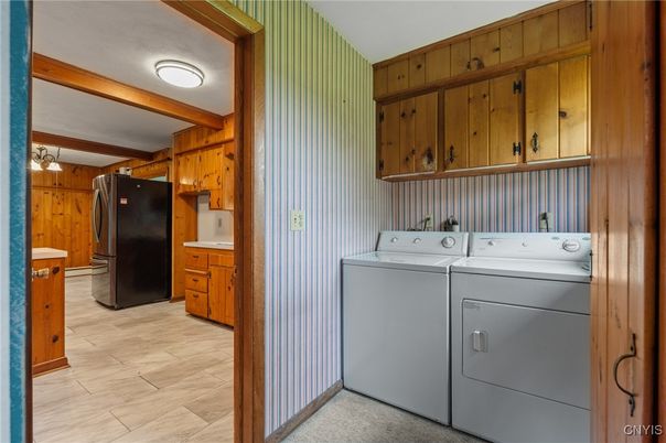 Interior, Utility Closets, Washer, Wood Texture Flooring