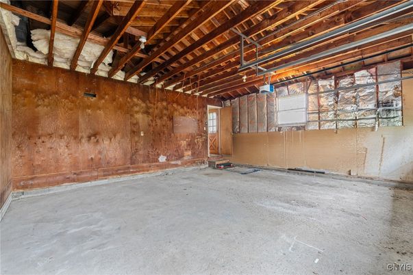 Empty room, Interior, Wooden Beams, Wooden Ceilings, Wooden Walls