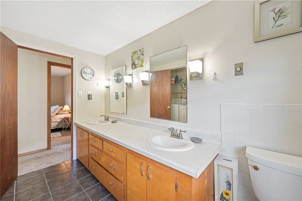 Bathroom, Dual Sink Vanities, Interior