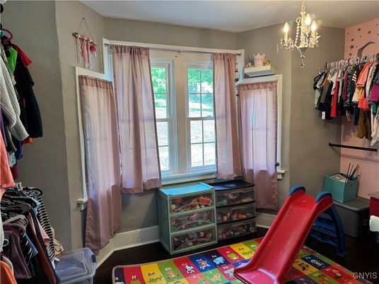 Chandelier, Interior, Walk-in Closets