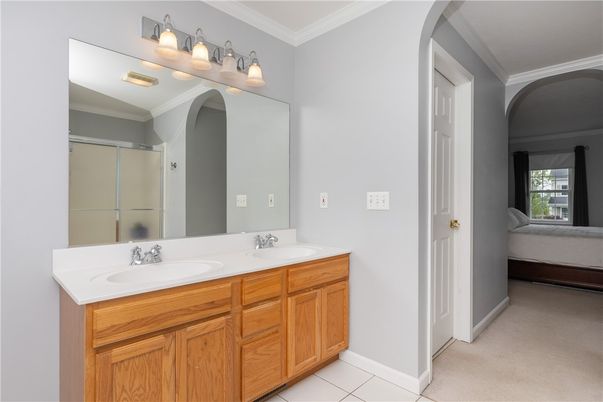 Bathroom, Dual Sink Vanities, Interior