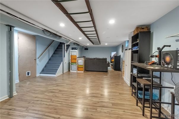 Interior, Recessed Lighting, Wood Texture Flooring