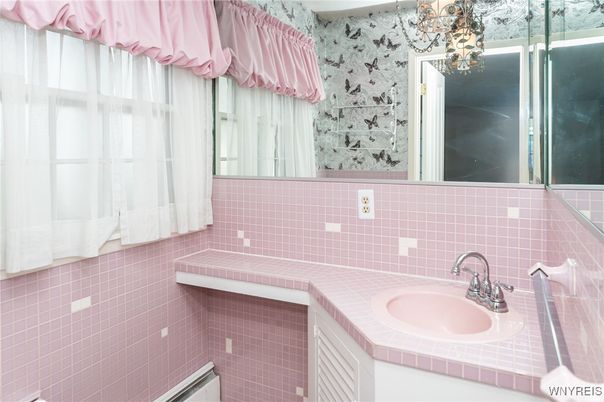 Bathroom, Interior, Tile Countertops