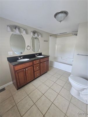 Bathroom, Dual Sink Vanities, Interior