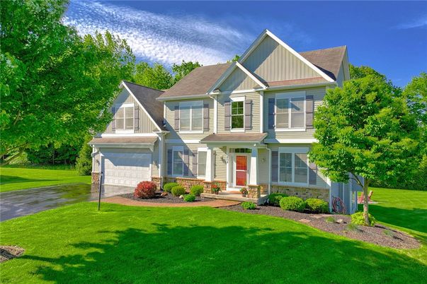 Attached, Exterior, Facade, Farmhouse