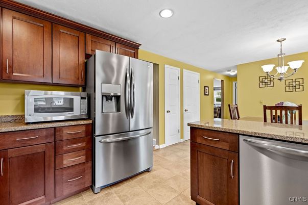 Dining room, Interior, Kitchen, Pendant Lights, Recessed Lighting, Stainless Steel Appliances