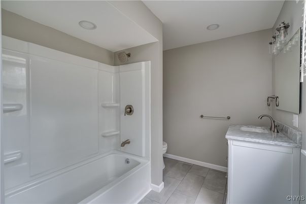 Bathroom, Interior, Recessed Lighting