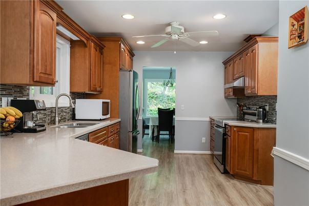 Dining room, Interior, Kitchen, Recessed Lighting, Wood Texture Flooring